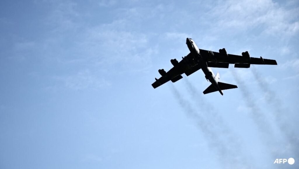 Eight dead in fiery US bomber crash in California