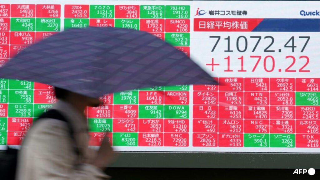 Asian stocks steady, oil lower as US and Iran sign peace deal