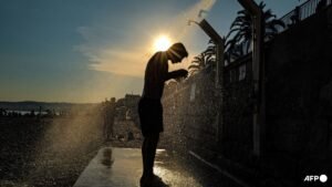 France records around 1,000 more deaths than expected in heatwave