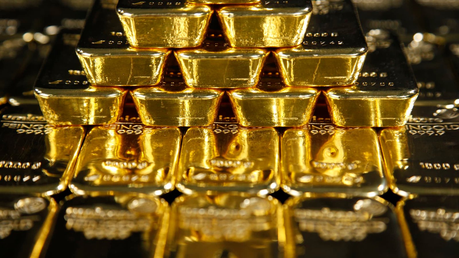 Gold and silver tumble as rate-hike fears hit precious metals