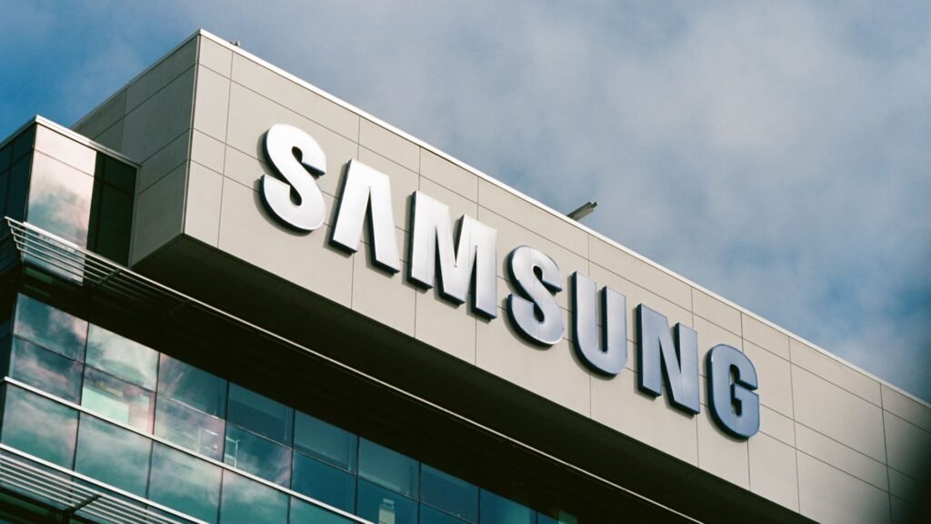 Samsung, SK Hynix shares fall as investors brace for reported $1.3 trillion spending plans