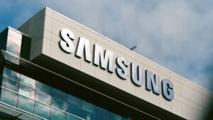 Samsung, SK Hynix shares fall as investors brace for reported $1.3 trillion spending plans
