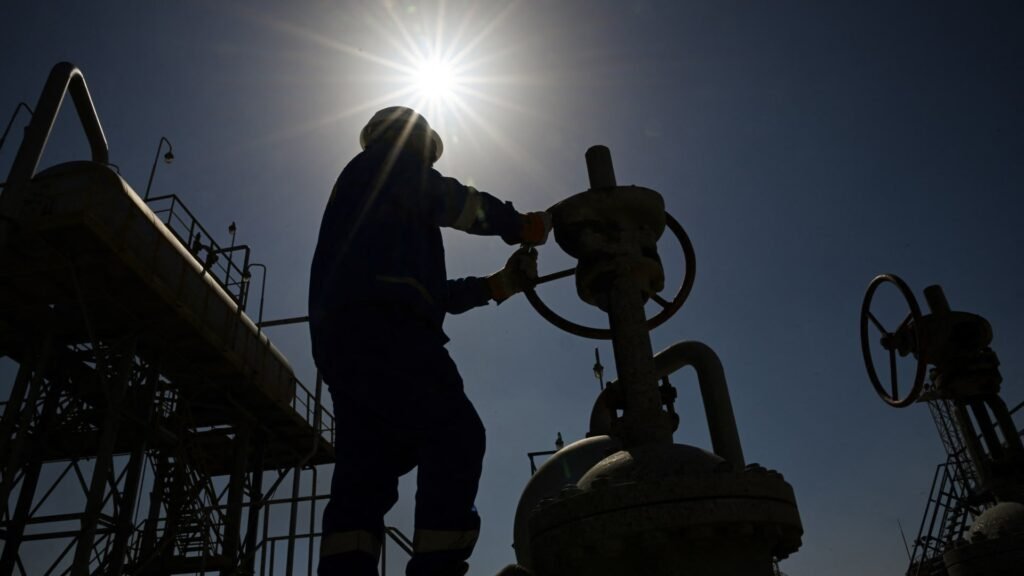 Oil jumps as U.S. fresh strikes on Iran raise worries of extended disruption to energy flows
