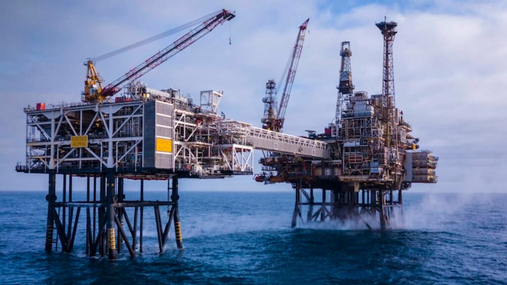 Oil rises after Trump threatens fresh strikes on Iran, overshadowing peace talks