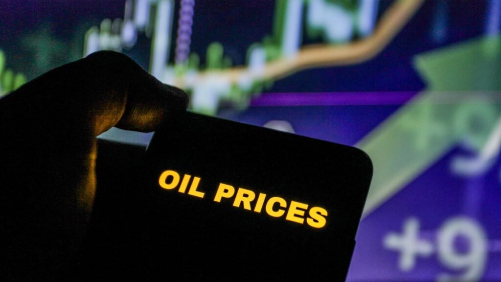 Oil falls as International Energy Agency forecasts supply glut next year after U.S.-Iran deal