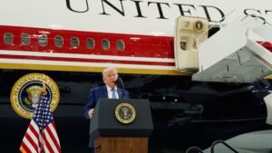 Trump unveils the new Air Force One, a converted Qatari jet