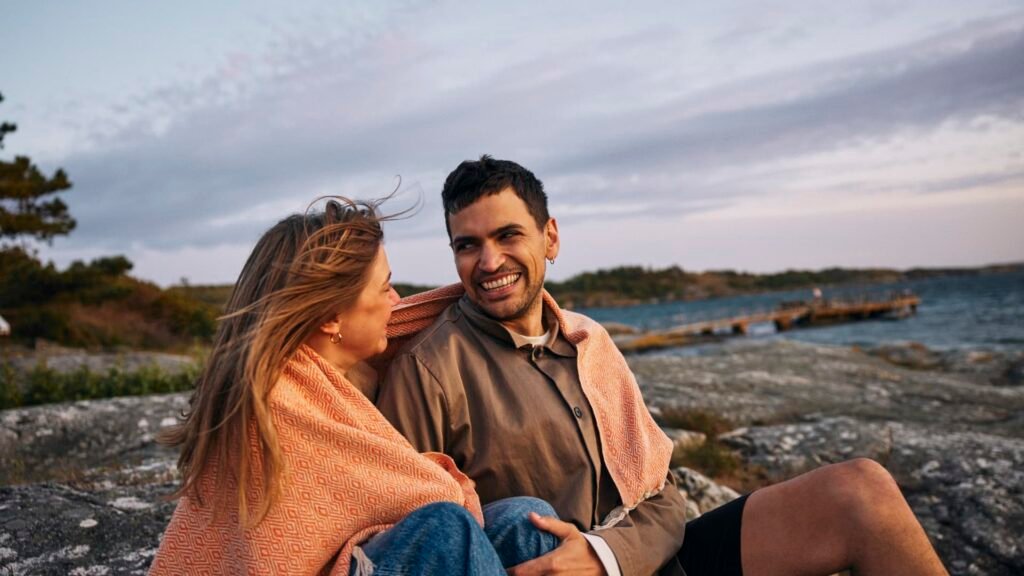 Before your next date, try this simple ritual to ‘be more open and more curious,’ says dating expert