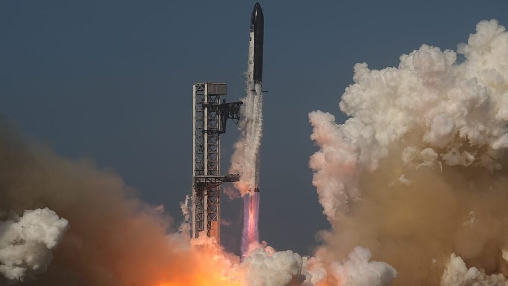 SpaceX lands investment-grade ratings as shares tumble