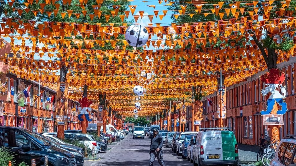 Video. Marktweg in The Hague becomes iconic orange street for World Cup