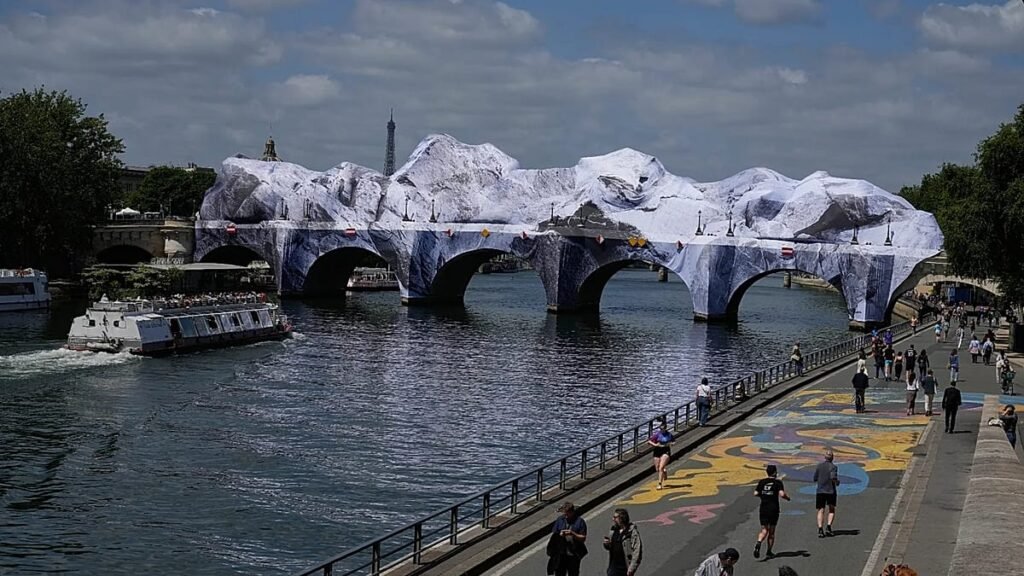 ‘La Caverne du Pont-Neuf’ damaged by wind, artwork opening postponed