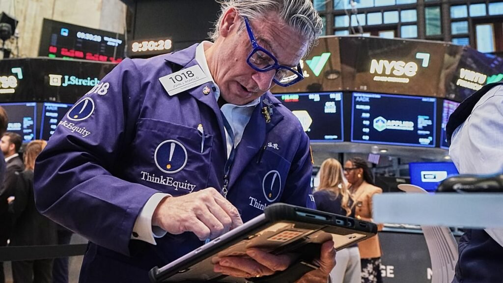 Tech sell-off deepens as oil prices rise on renewed Iran tensions