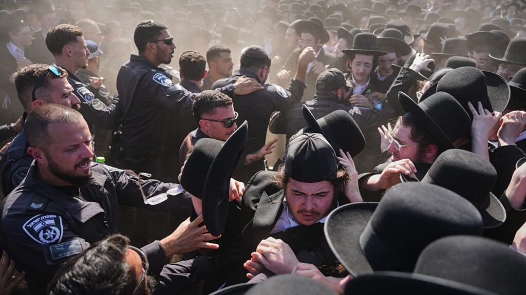 Video. Mass protest by ultra-Orthodox Jews in Israel over army conscription