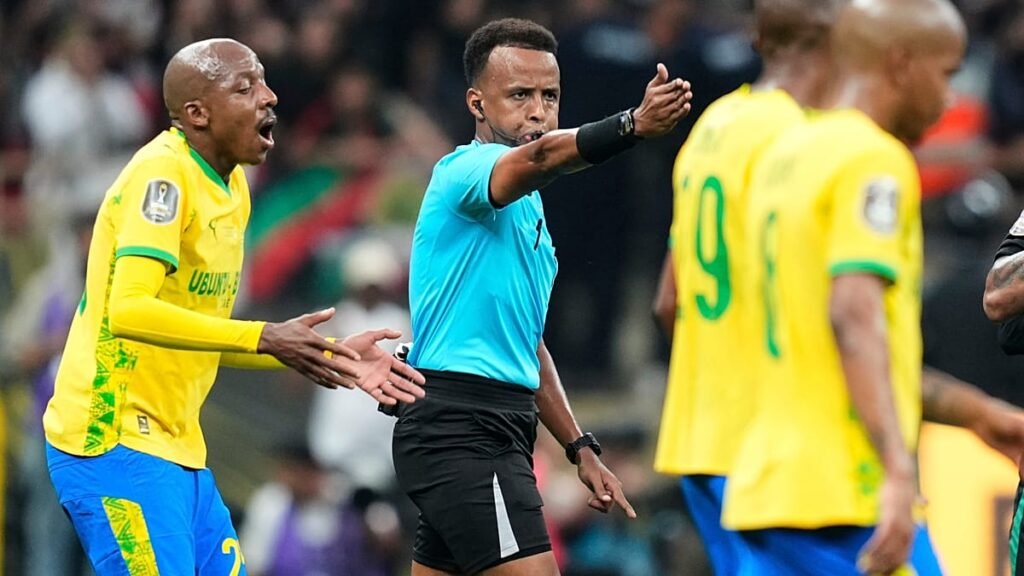 Somali World Cup referee Omar Artan receives warm welcome home