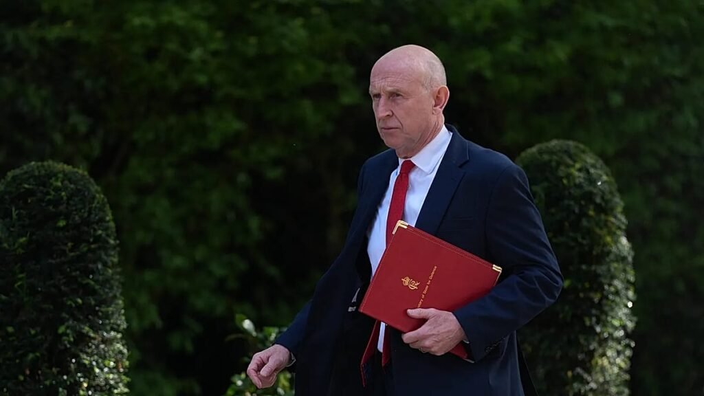 UK defence secretary resigns, criticising military spending plans
