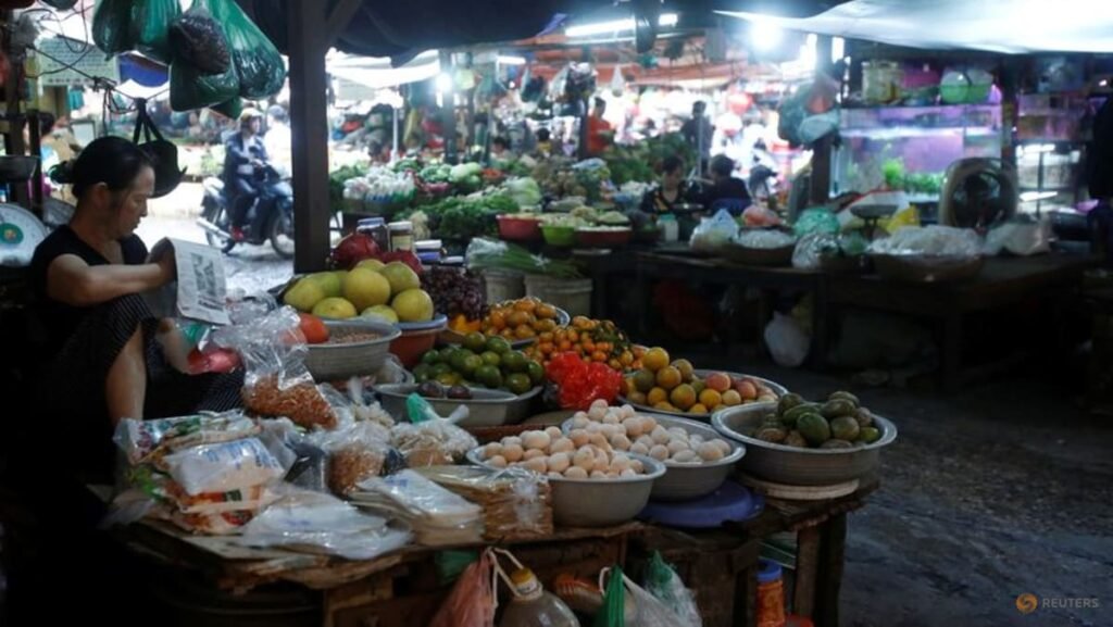 Vietnam inflation accelerates in May, trade deficit widens to record high