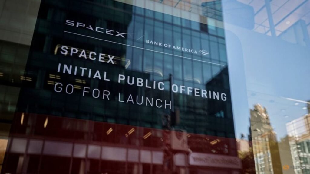 Exclusive-SpaceX tells banks it won’t move its $135-a-share IPO price