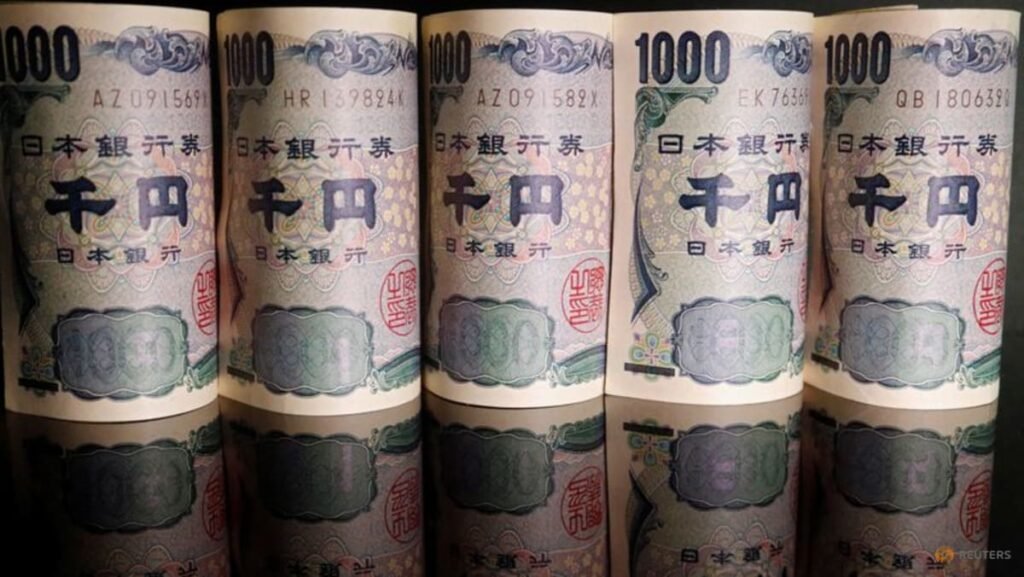 Yen hits key 160 level for third session, dollar buoyed by Gulf woes