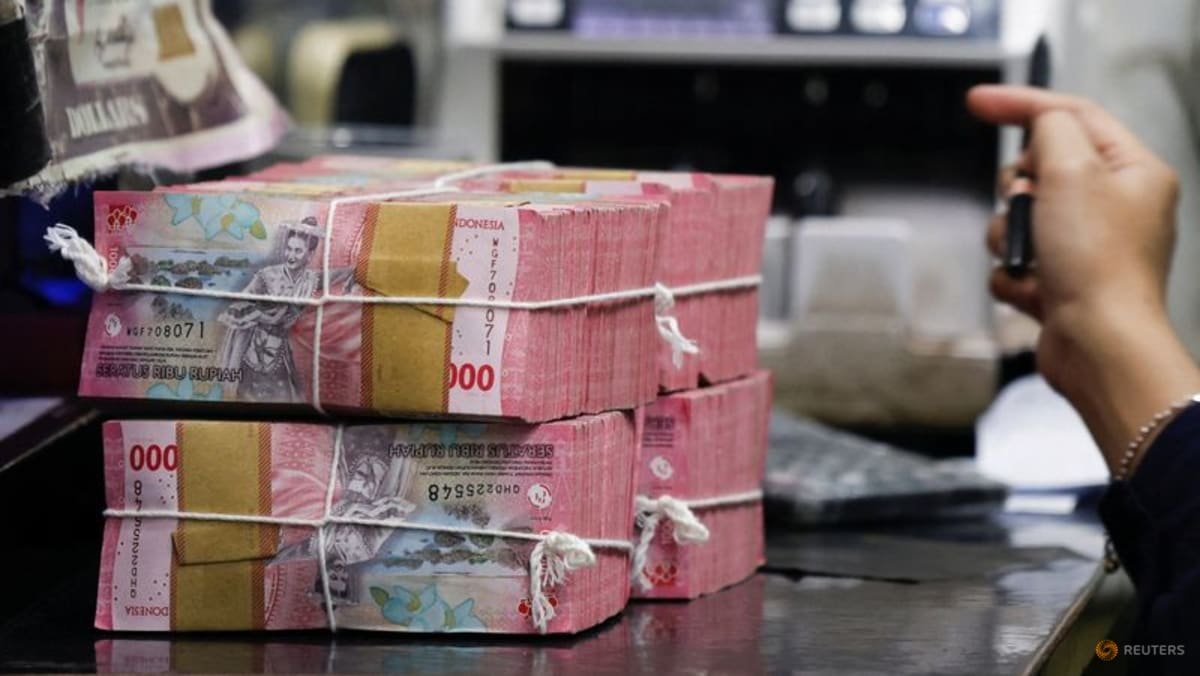 Investors respond positively to Bank Indonesia’s surprise rate hike, with inflows up, official says