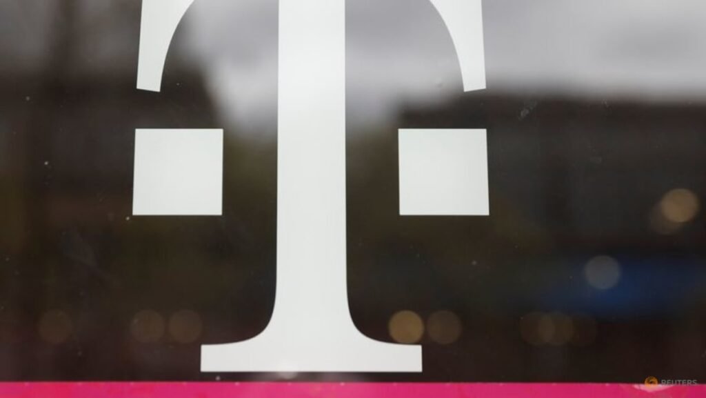 Senator Cruz urges regulator to impose conditions on T-Mobile spectrum sale