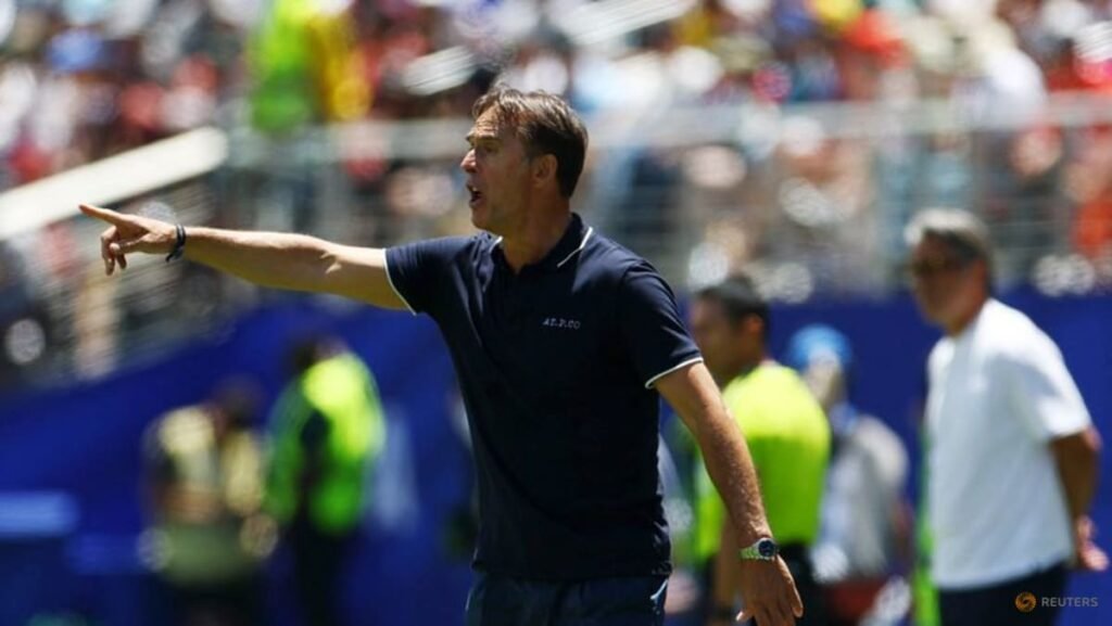 Qatar coach Lopetegui plays down pressure ahead of Canada test at World Cup