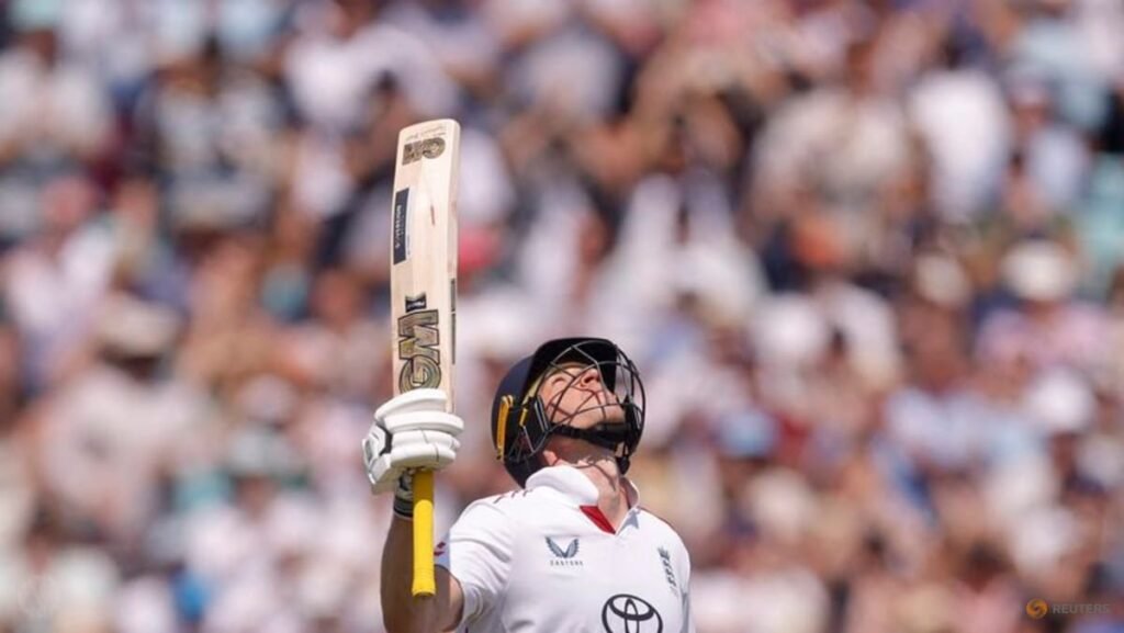 New Zealand punish England as Nicholls century builds huge lead
