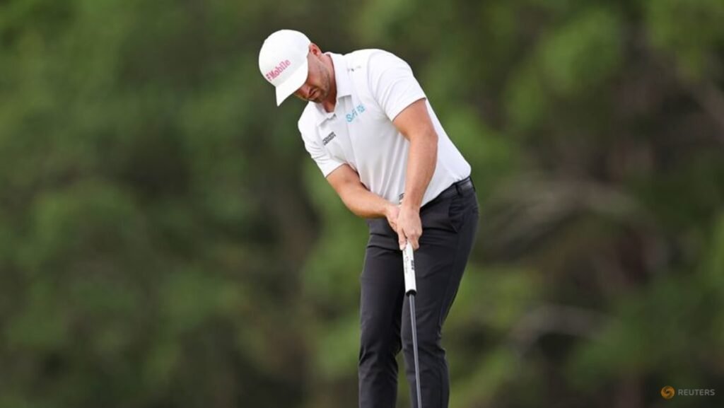 Clark leads US Open by four shots in early second round action