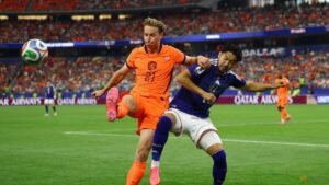 De Jong to start for Dutch against Sweden