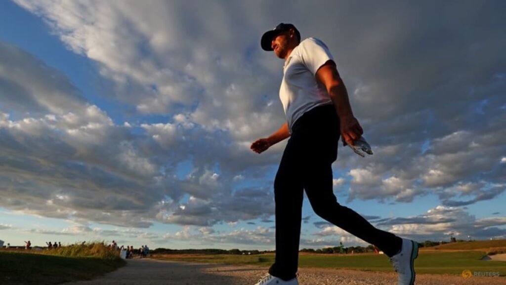 Clark laments ‘flat’ atmosphere with US Open win within reach