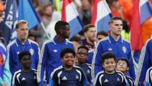 Japan seeking to shackle Swedish strike force in World Cup showdown