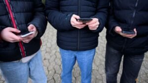 German expert panel suggests social media ban for under-13s