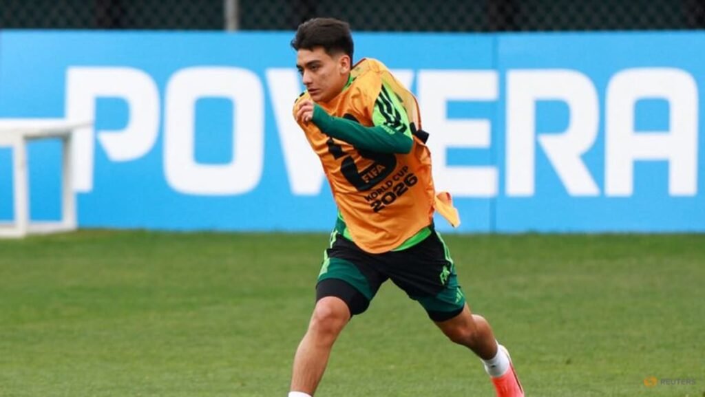 Mexico start Mora as Czech Republic bench Schick for Group A finale
