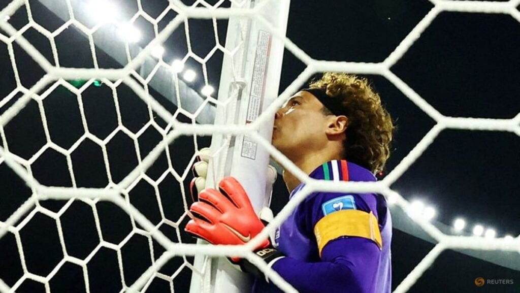 Ochoa gets perfect Azteca send-off as Mexico beat Czechs