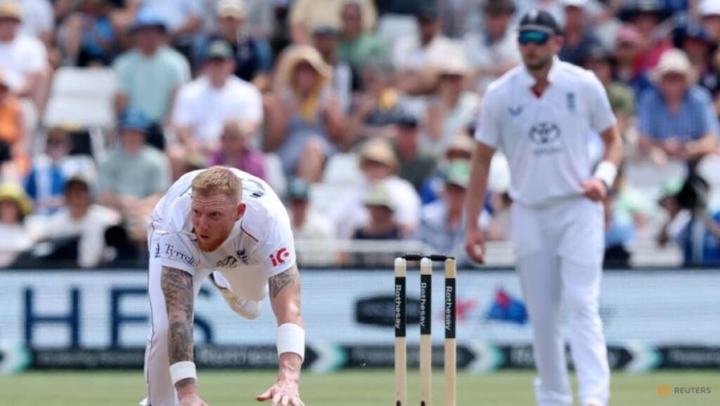 New Zealand reach 418-7 at lunch as England fight back