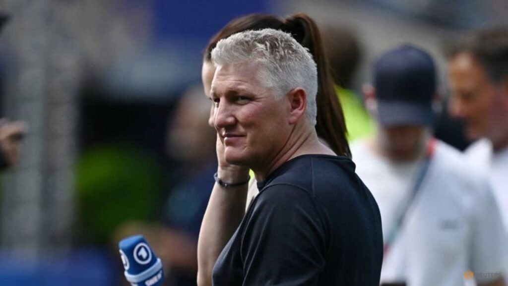 Schweinsteiger rejects racism claims, broadcaster ARD backs pundit