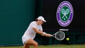 Swiatek keeps her expectations low as she approaches Wimbledon title defence