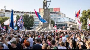 Serbia: Protests continue after Vucic says he will step down