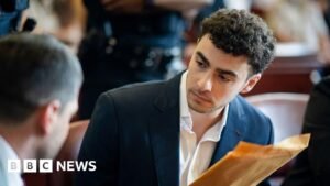 Luigi Mangione’s lawyers plan psychiatric defense in state murder trial, US media reports
