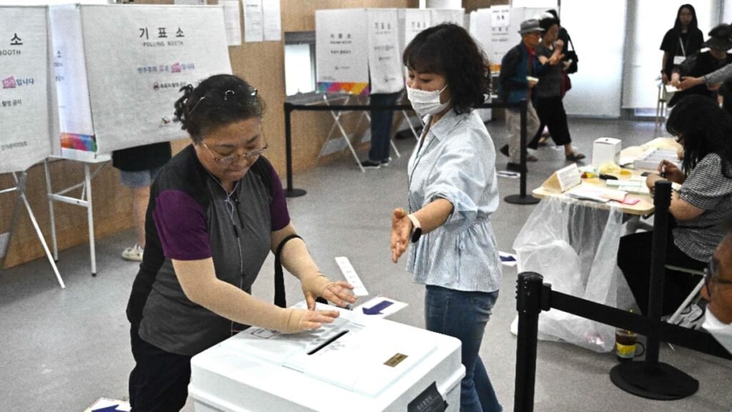 Growing foreign electorate puts voting rights in focus at South Korea’s local polls