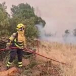 Hundreds battle new mega-wildfire in Spain