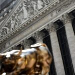 Oil prices slump as US and Iran pause strikes