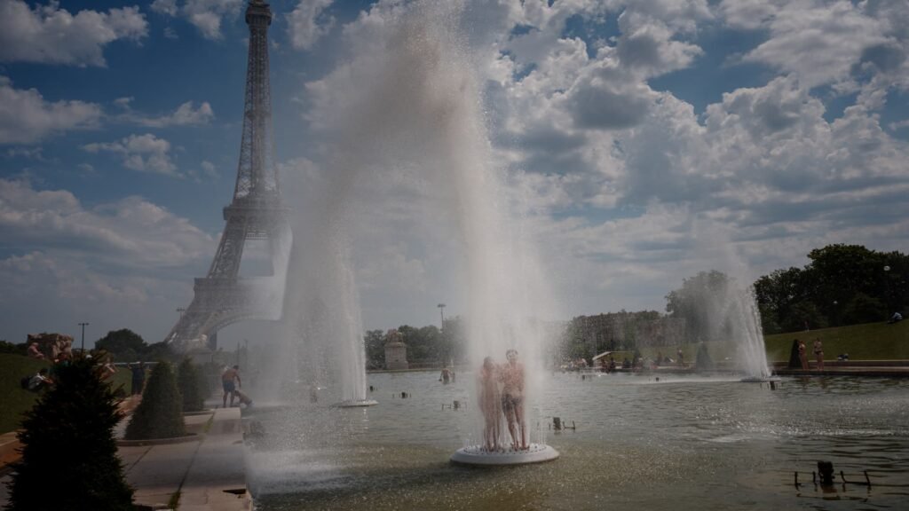 Record heat, crowds drive offseason boom in international travel