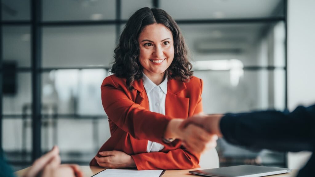 Use this 4-word phrase to stand out after a job interview: ‘It can be really powerful,’ says career coach