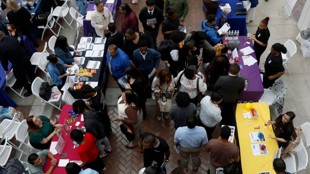 Weak jobs growth and easing oil prices reinforce expectations for Fed pause, analysts say