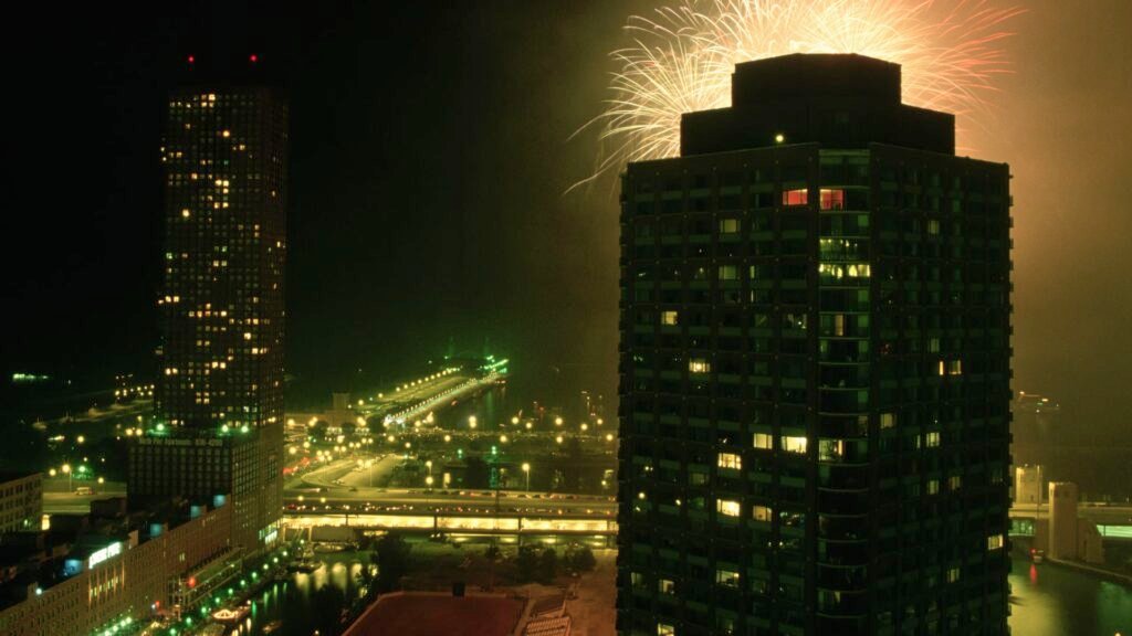 Delta pilot says ‘big bang’ felt after flight apparently hit by fireworks while landing in Chicago