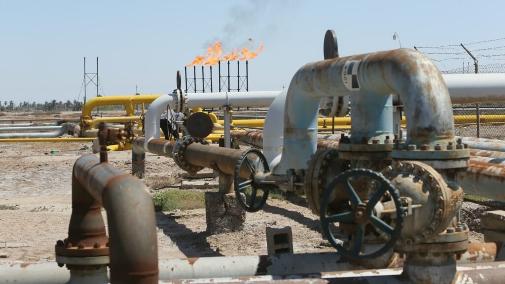 Iraq and Syria sign agreement to restore oil pipeline that would provide alternative to Strait of Hormuz