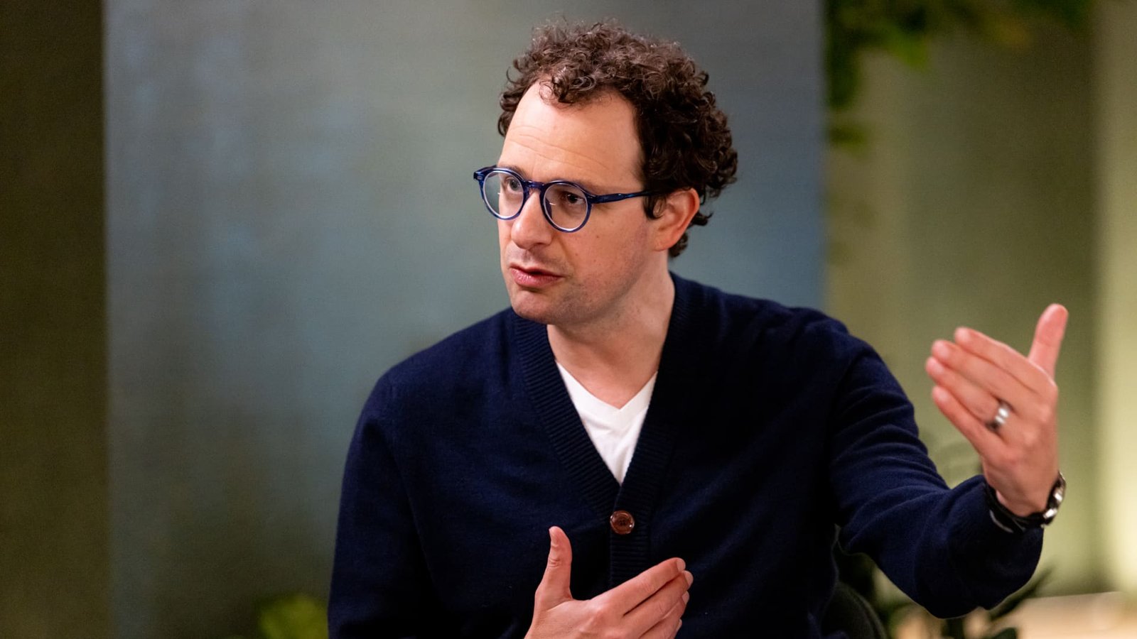 Anthropic’s new AI model rivals Fable 5 and is cheaper as businesses fret about costs