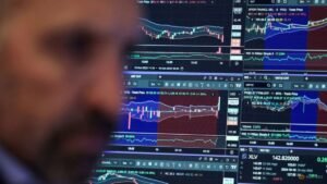 In a warning sign, analysis shows publicly traded credit funds are unprofitable