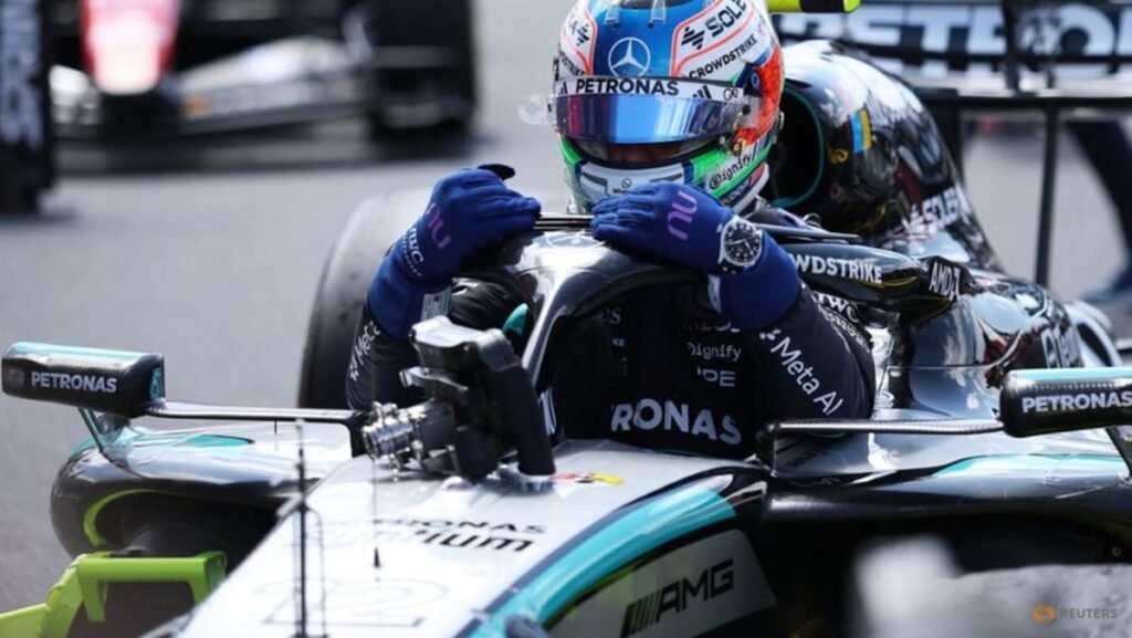 Antonelli denies Hamilton a home sprint win
