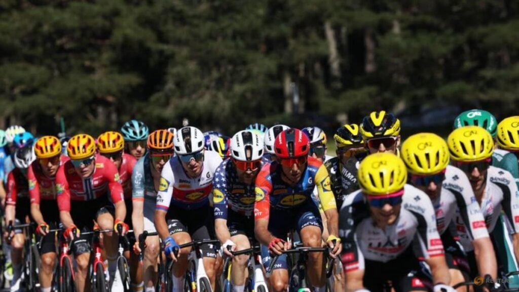 Tour de France riders brace for scorching conditions as heatwave sweeps in