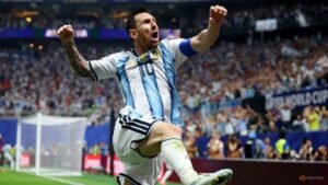 Argentina produce epic World Cup fightback to beat Egypt, reach quarters